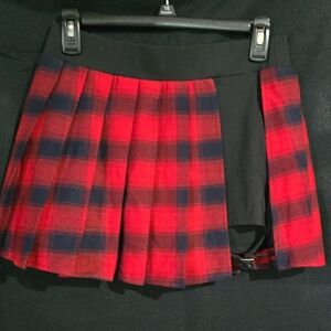 HALARA Red and Black Plaid Mini Skirt thigh belt